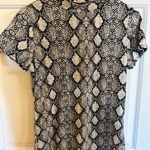 Women’s Black and White Snake Print Shirt